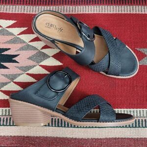 EuroSoft By Sofft Cyleigh Black Faux Leather Heeled‎ Sandals Sz 10 Comfortable